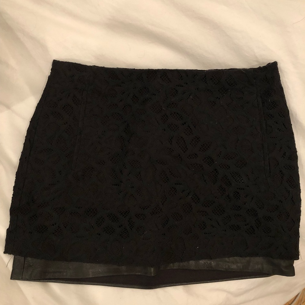 Diane Von furstenburg lace and leather miniskirt